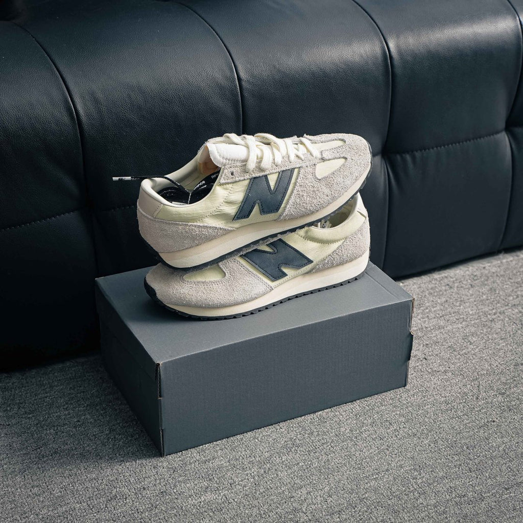 New Balance 471 "Linen / Angora / Black"