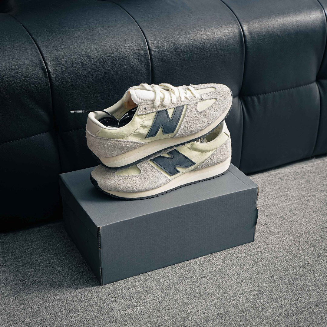 New Balance 471 "Linen / Angora / Black"