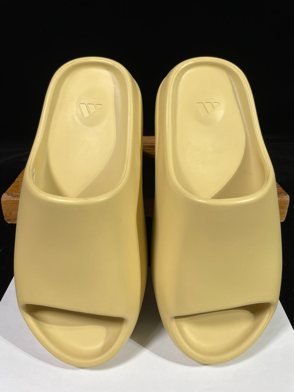 adidas Yeezy Slides 'Desert Sand'
