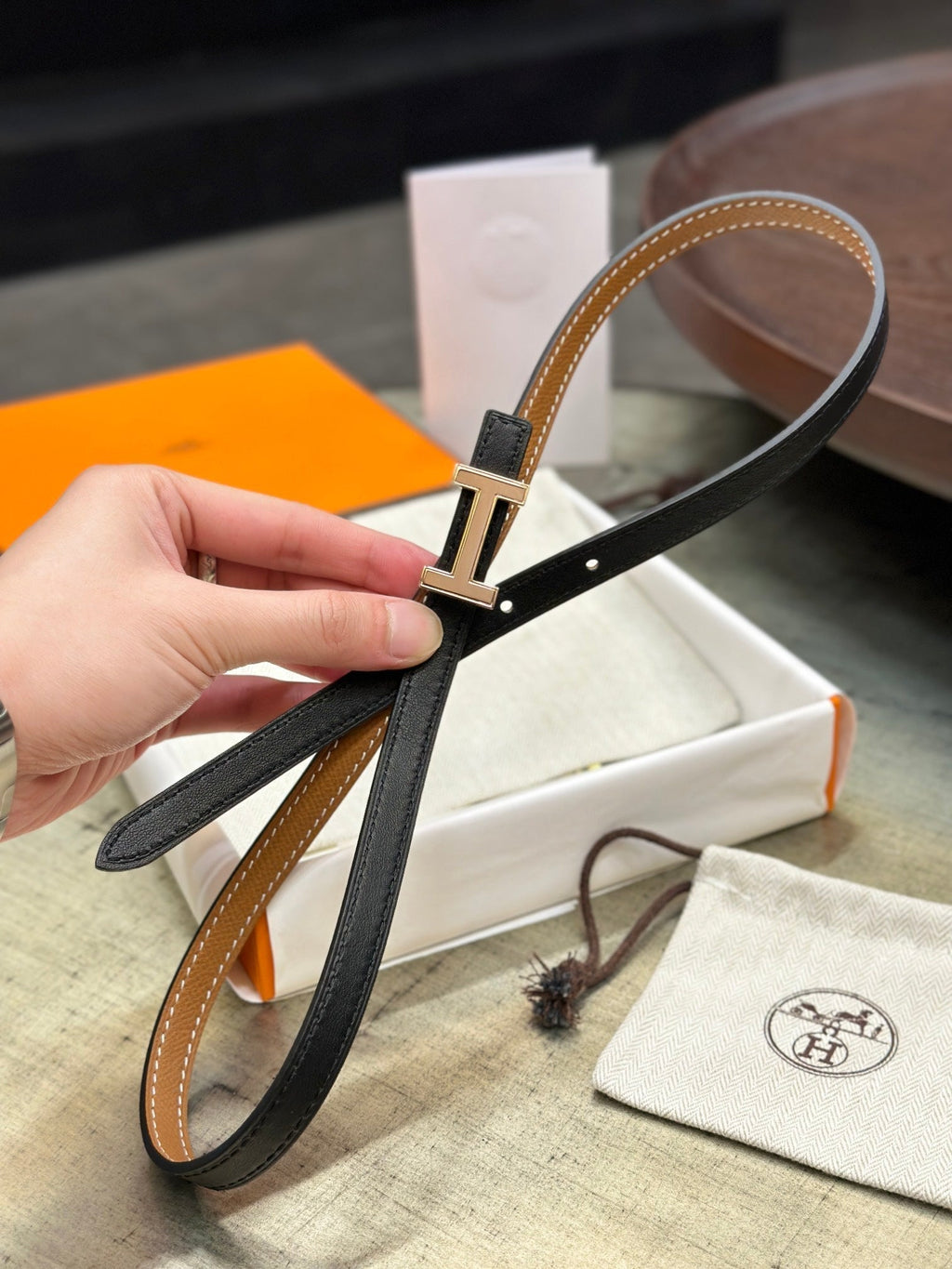 HM FOCUS BUCKLE & REVERSIBLE BLACK AND TAWNY BROWN LEATHER STRAP 13MM COPPER HARDWARE