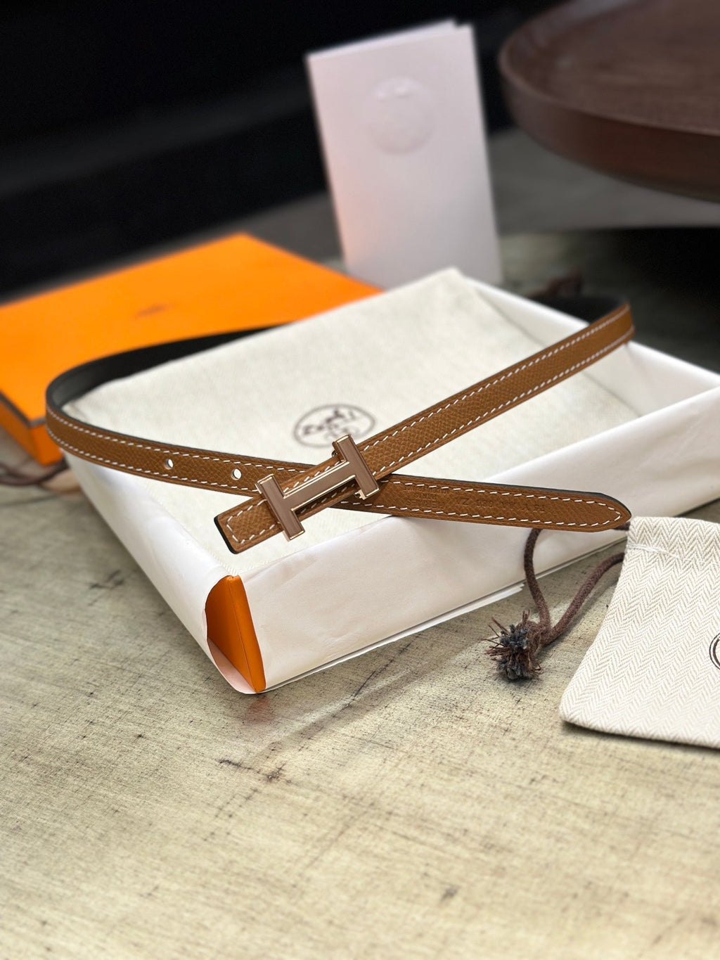 HM FOCUS BUCKLE & REVERSIBLE BLACK AND TAWNY BROWN LEATHER STRAP 13MM COPPER HARDWARE