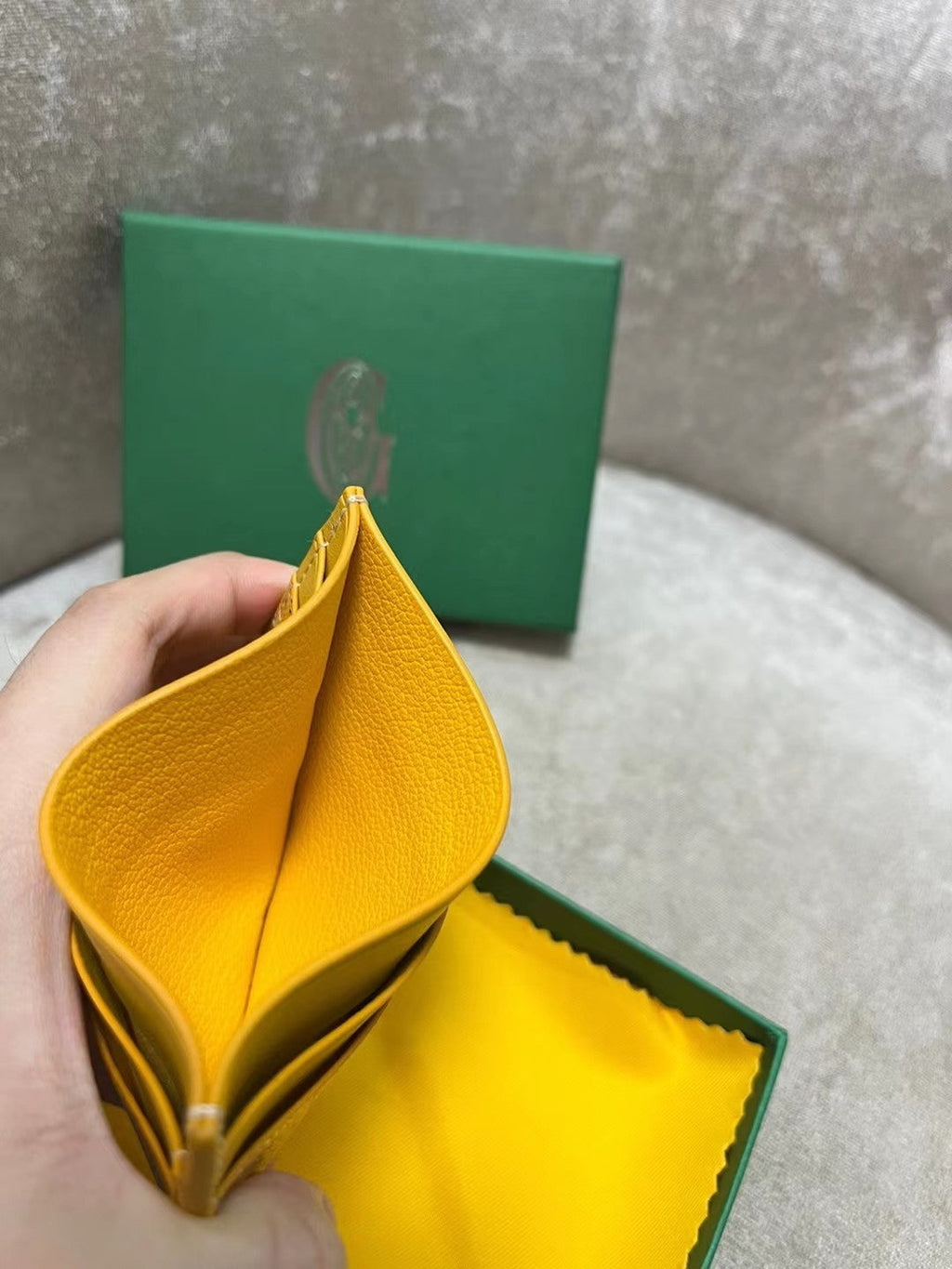 SAINT-SULPICE CARD WALLET 10 IN YELLOW GOYARDINE CANVAS AND CALFSKIN