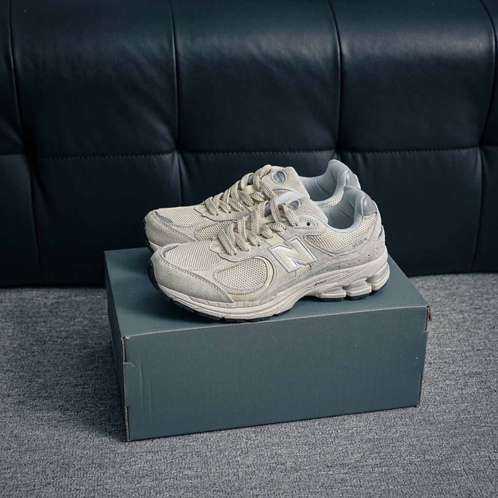 New Balance 2002R "Sandstone / Turtledove"