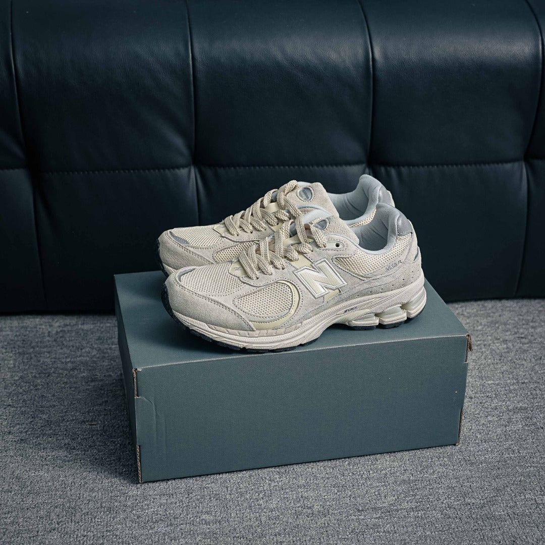 New Balance 2002R "Sandstone / Turtledove"