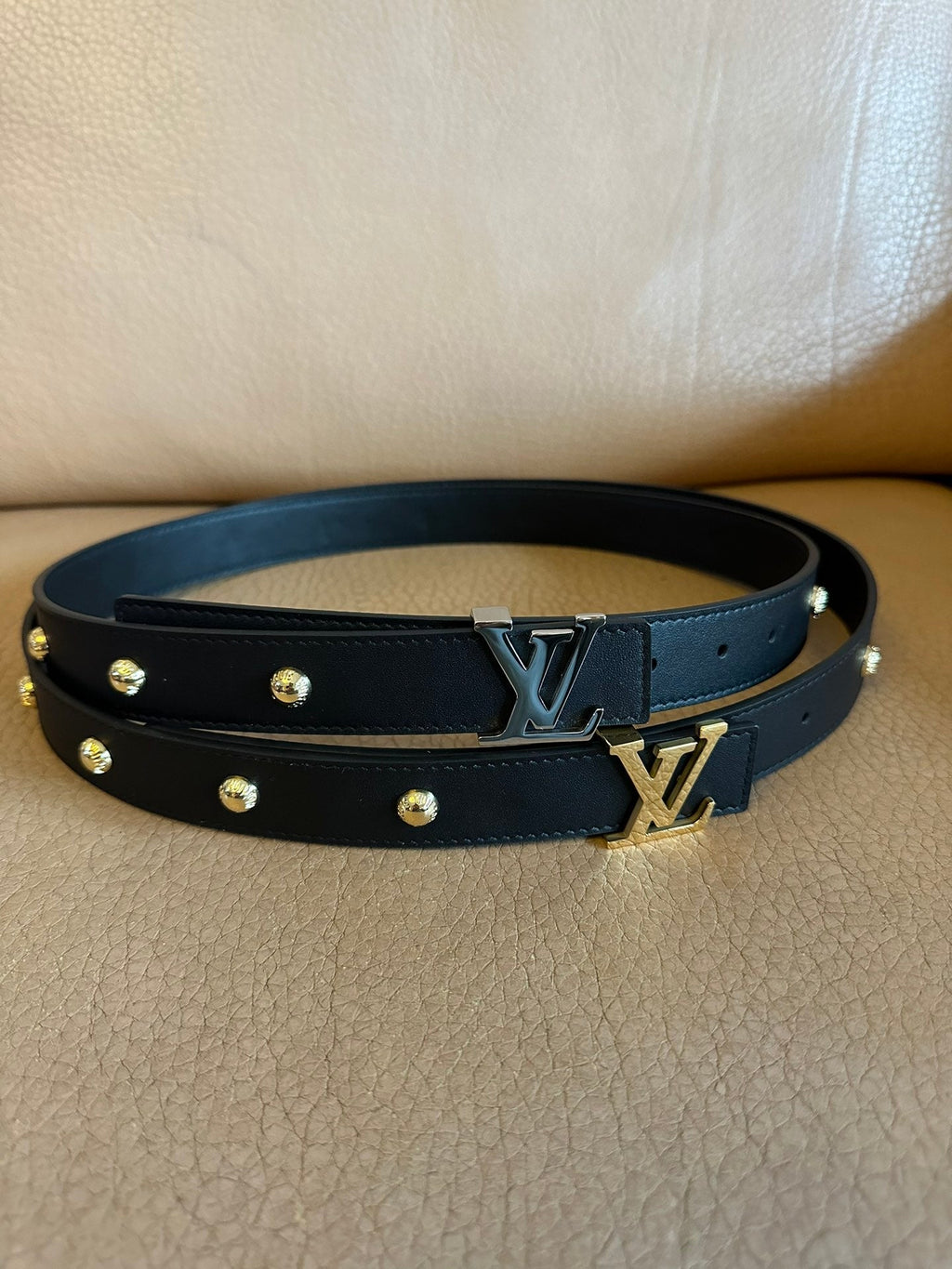 LV Initiales Studs 30mm Reversible Belt Silver Buckle Black Leather