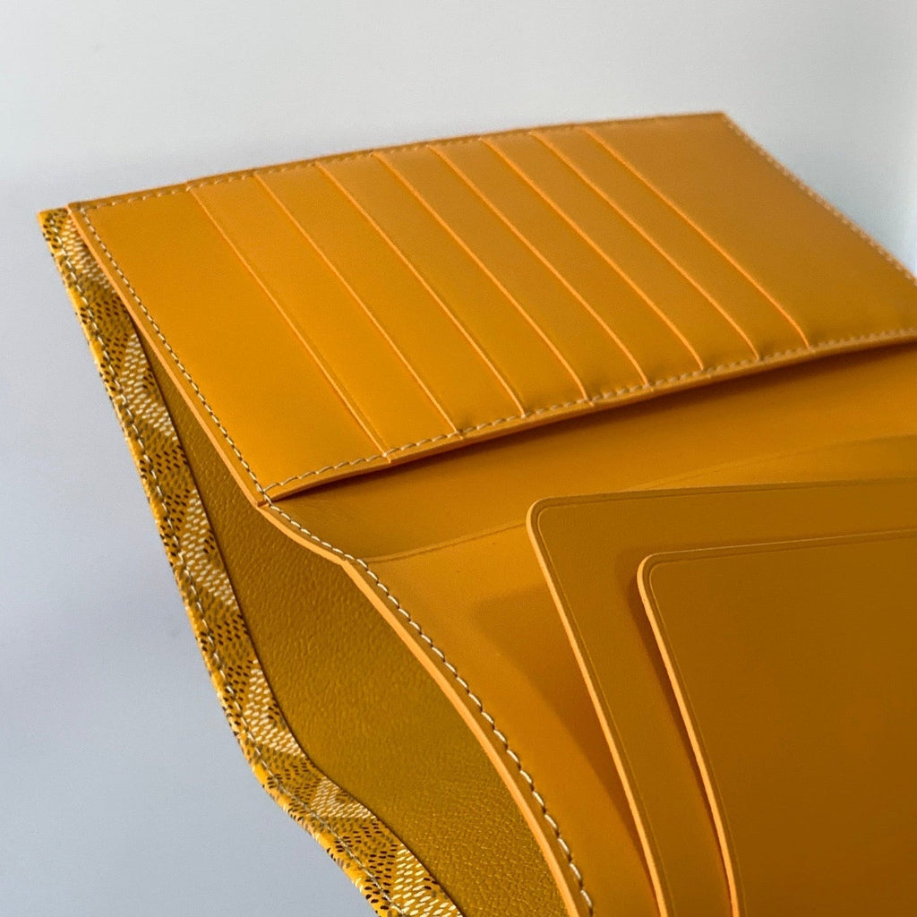 RICHELIEU CHECKBOOK WALLET 19 IN YELLOW GOYARDINE CANVAS AND CALFSKIN