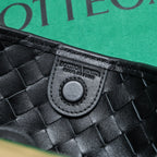 SARDINE 33 WITH CHAIN IN BLACK LAMBSKIN