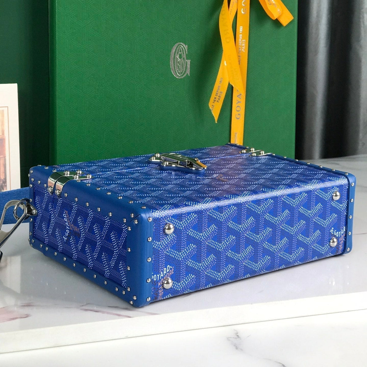 CASSETTE TRUNK BAG 21 IN BLUE GOYARDINE CANVAS & CLAMECY COWHIDE