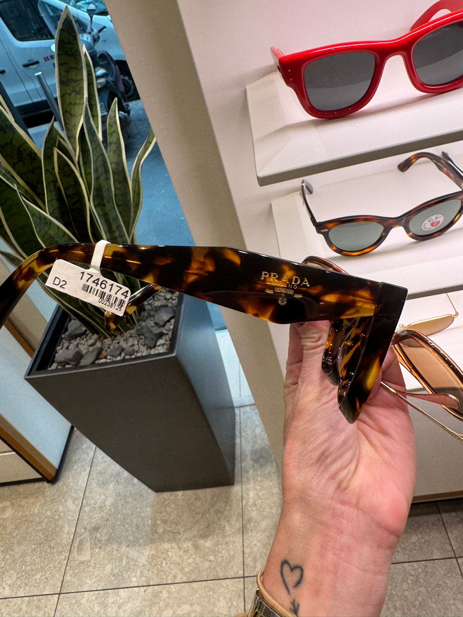 Prada Sunglasses 174614