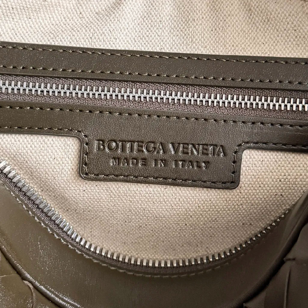 BV 25 Small Intrecciato Camera Bag 24.5cm Olive Green Cowhide HW