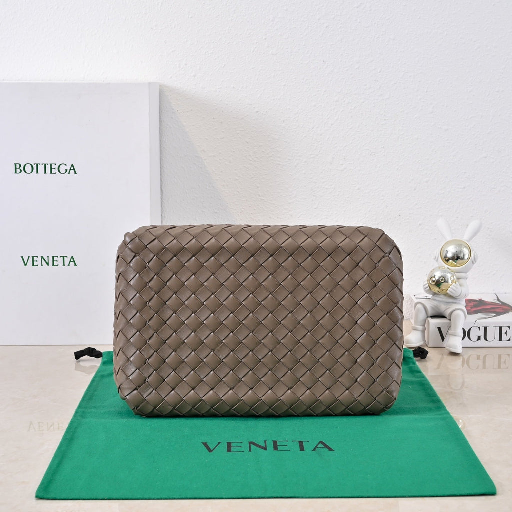 BV 26s Parachute Bag Coffee Intrecciato Leather  291413