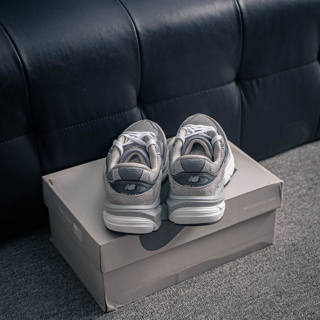 New Balance 990v6 "Grey" Sneakers