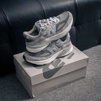 New Balance 990v6 "Grey" Sneakers
