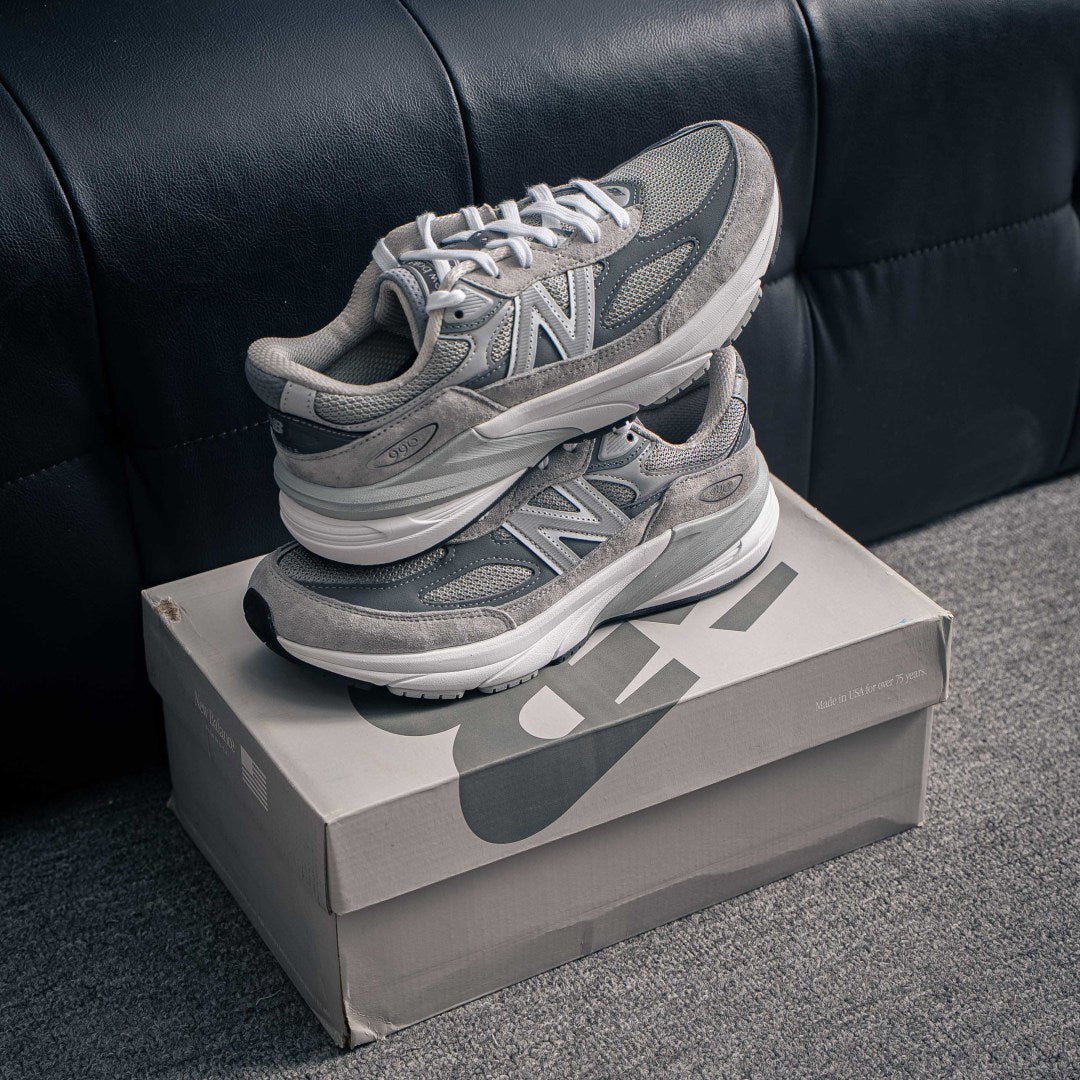 New Balance 990v6 "Grey" Sneakers