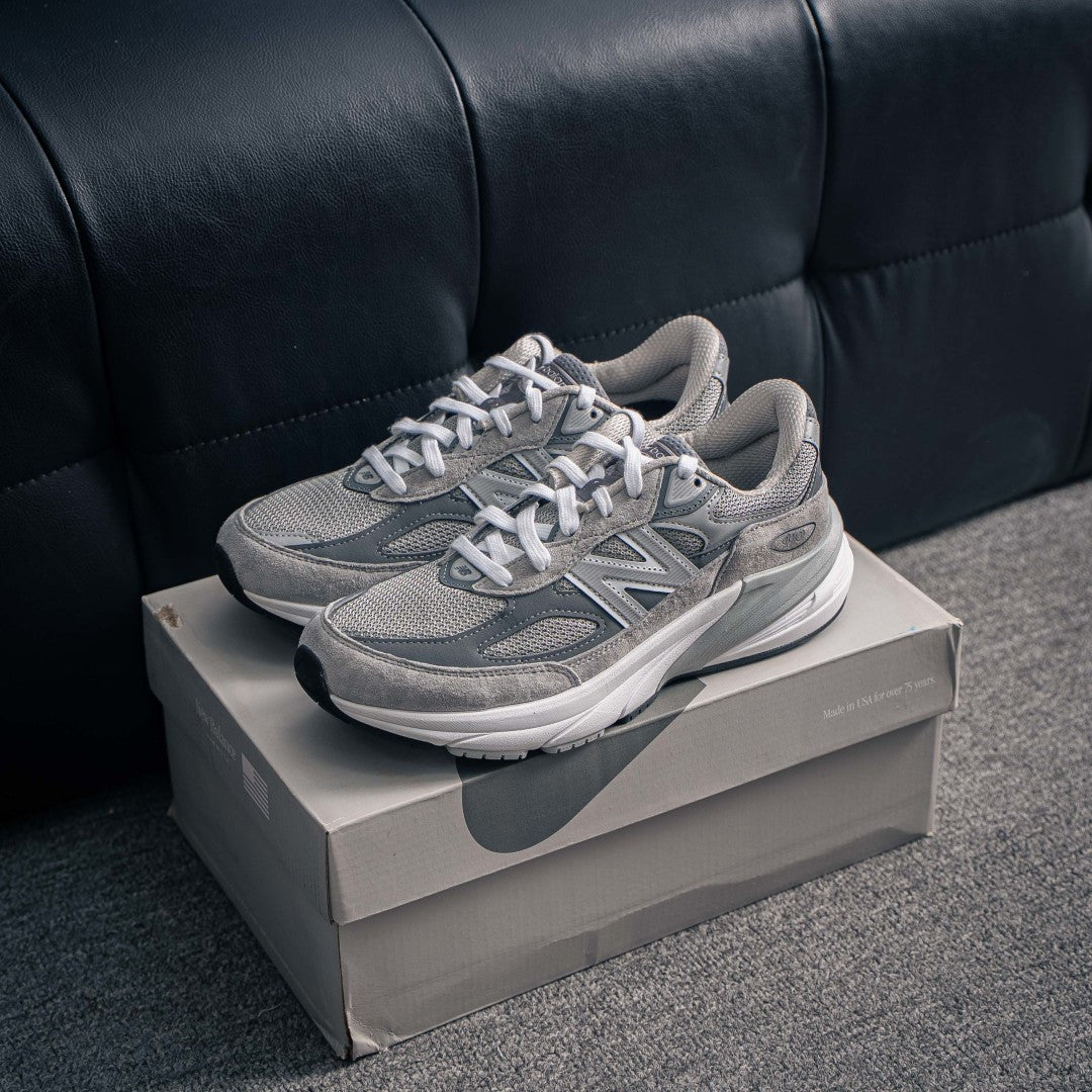 New Balance 990v6 "Grey" Sneakers