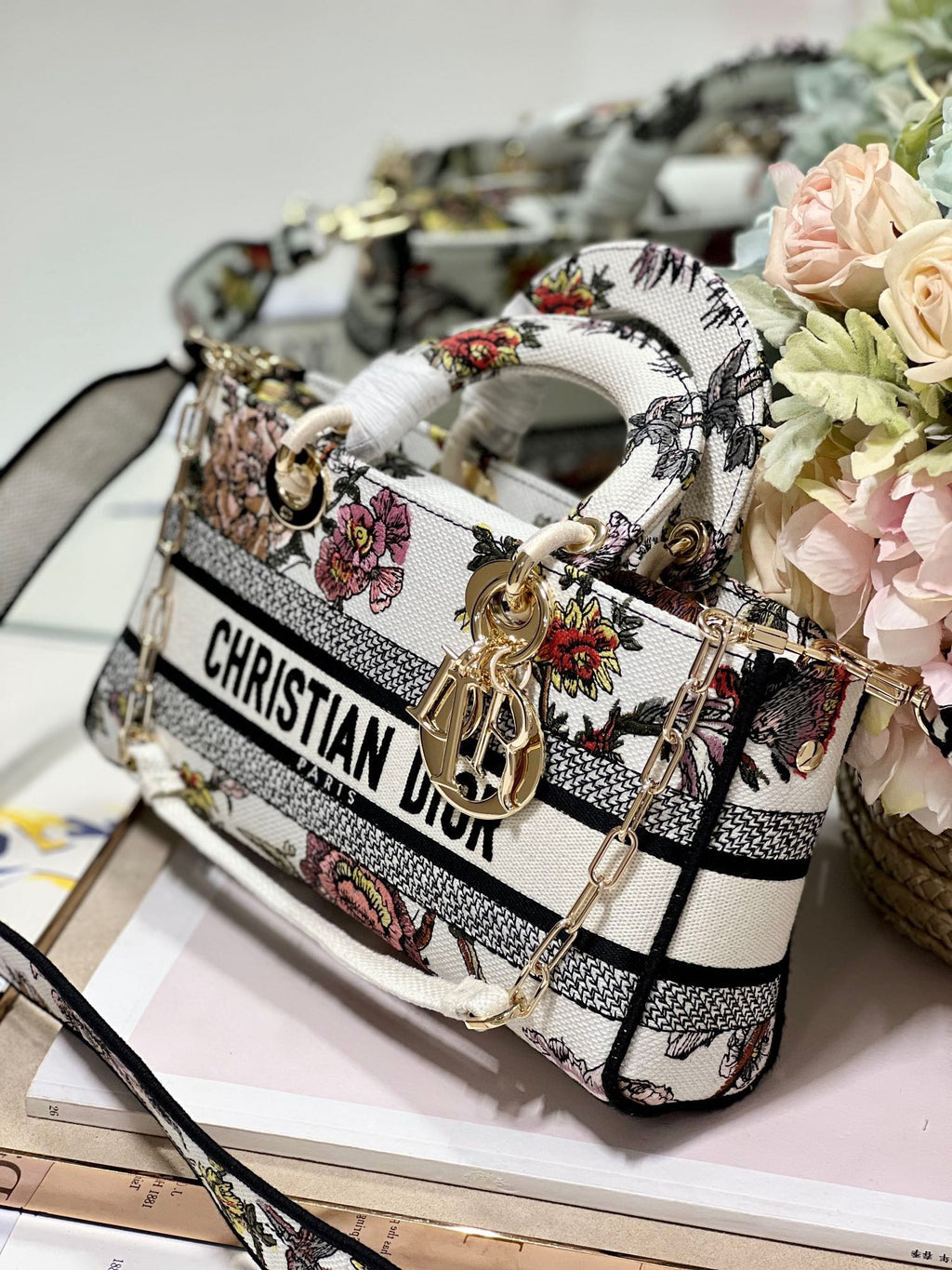 CD Floral White 26 Lady D-Joy Bag Canvas 336636