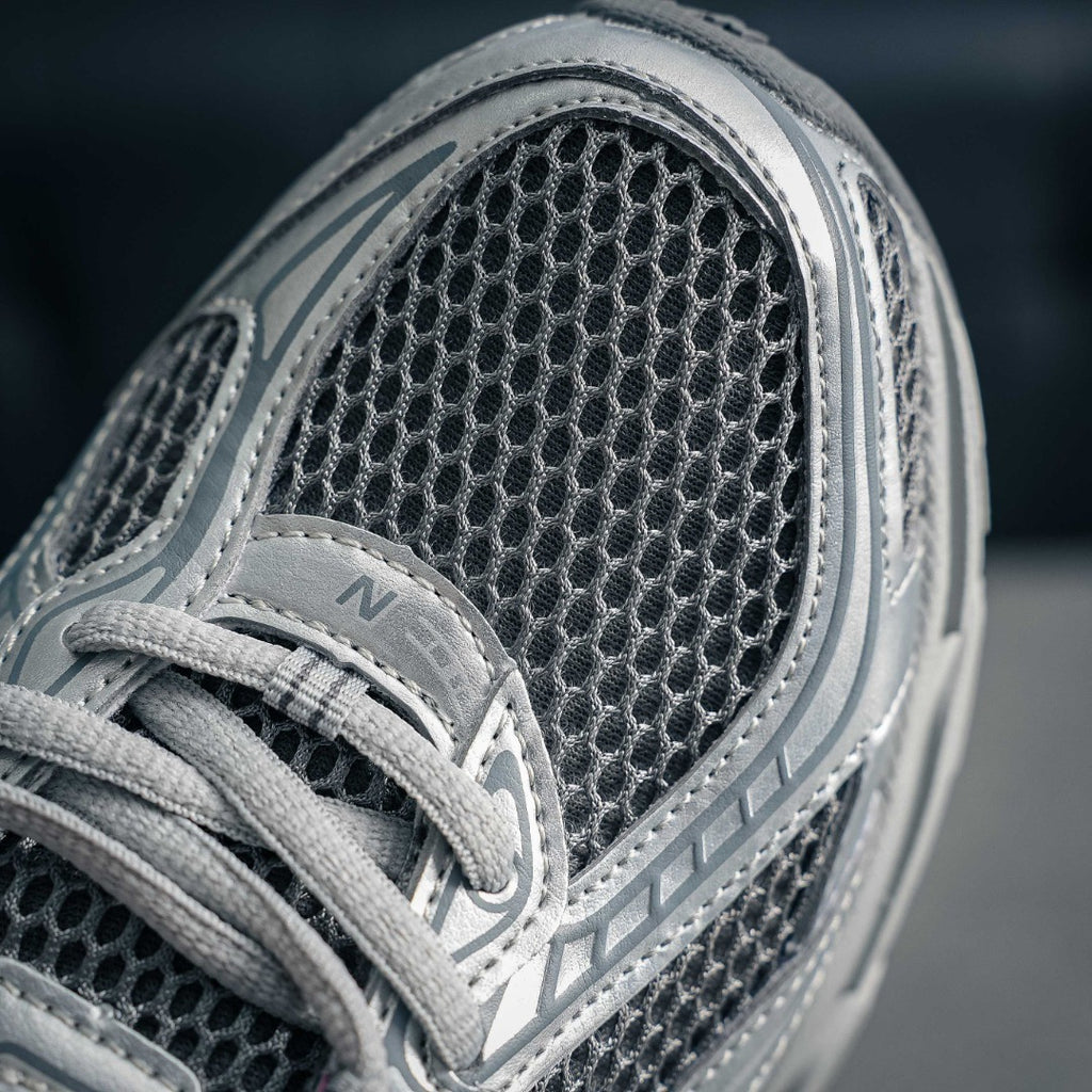 New Balance 1906R "Metallic Silver"