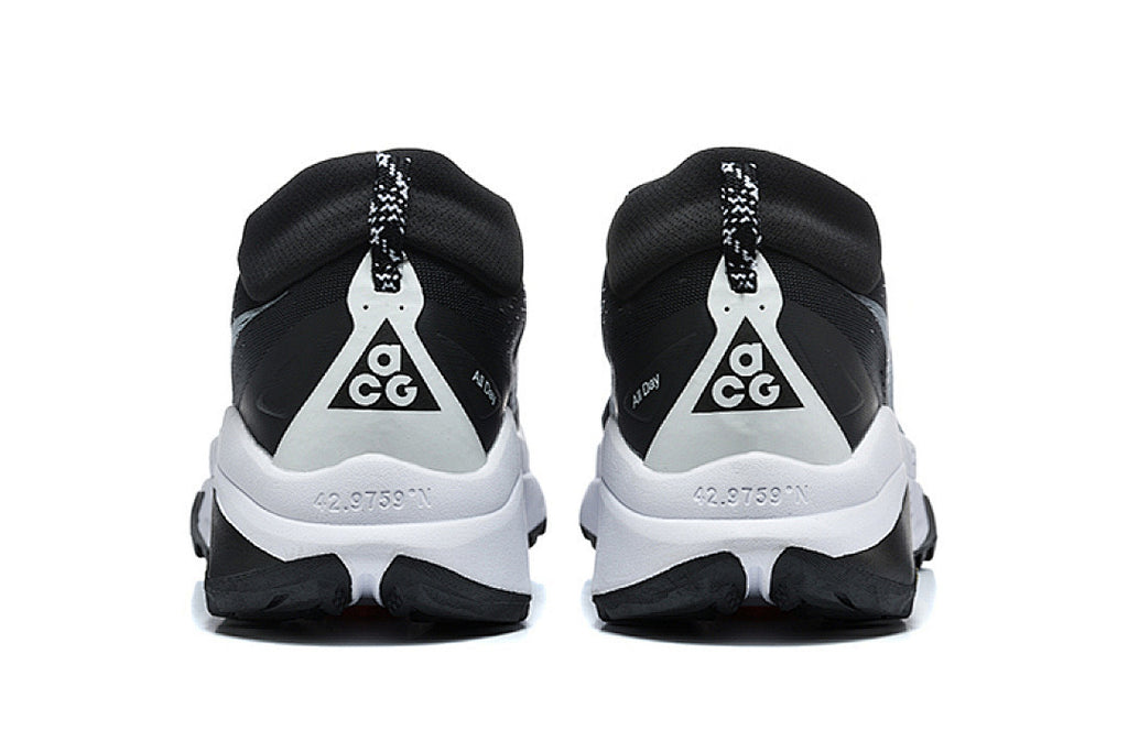 ACG Zegama Black/Summit White/Safety Orange