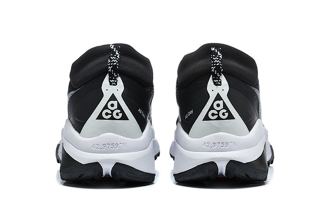 ACG Zegama Black/Summit White/Safety Orange