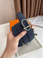 HM ITHAQUE BELT SILVER BUCKLE & REVERSIBLE NAVY BLUE AND BLACK LEATHER STRAP 38MM