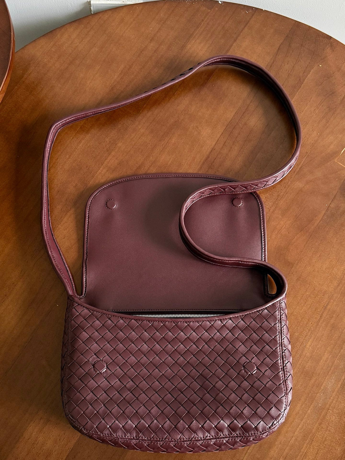 BV Veneto Flap Messenger Burgundy Intrecciato Leather