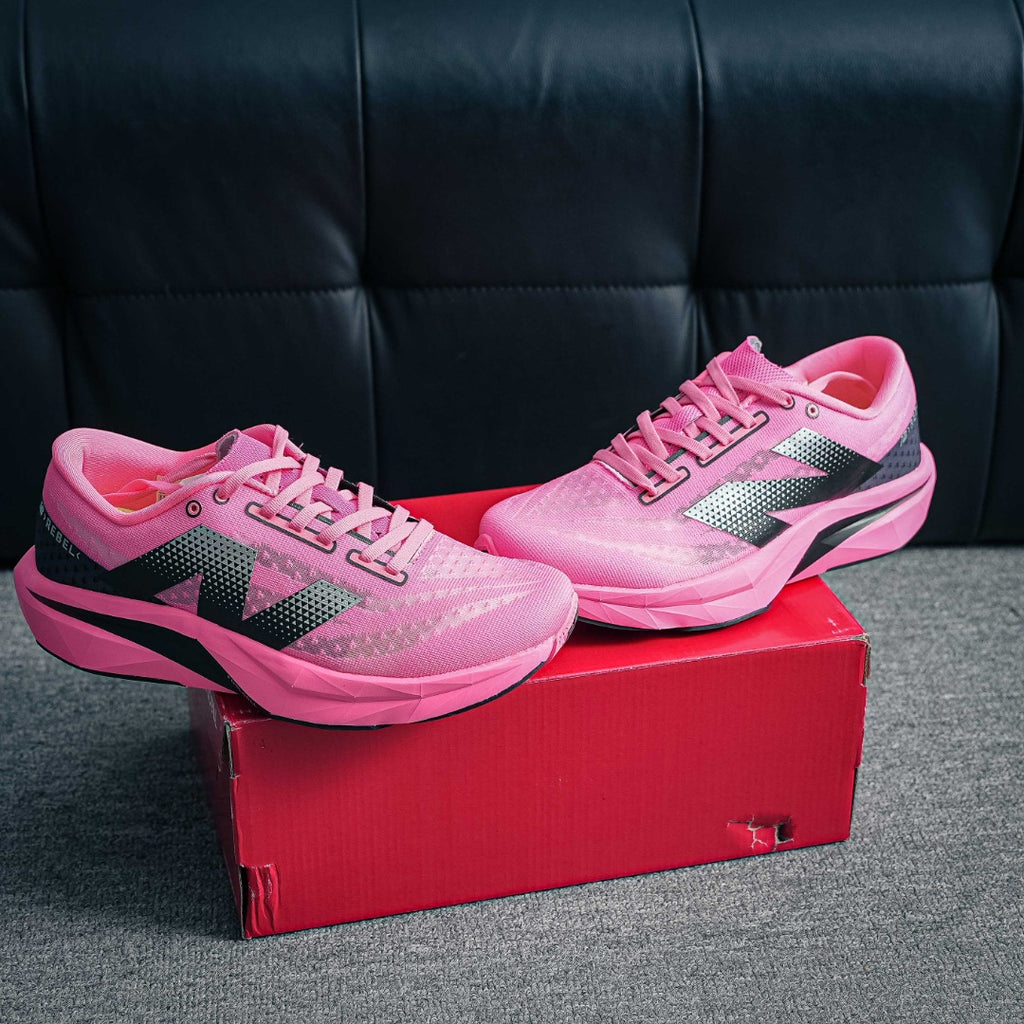New Balance FuelCell Rebel v4 "Ultra Pink / Black"