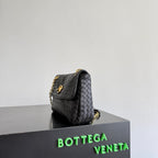 BV 26s Madison Bag 27cm Black Intrecciato Leather