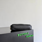 BV 26s Madison Bag 27cm Black Intrecciato Leather