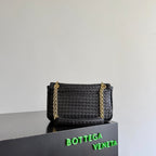 BV 26s Madison Bag 27cm Black Intrecciato Leather