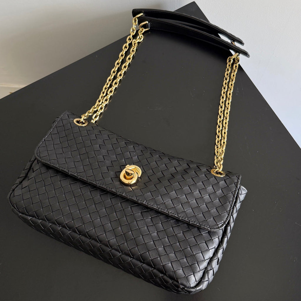 BV 26s Madison Bag 27cm Black Intrecciato Leather