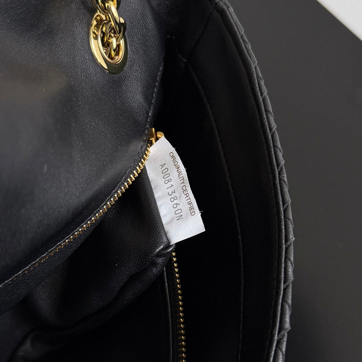 BV 26s Madison Bag 27cm Black Intrecciato Leather