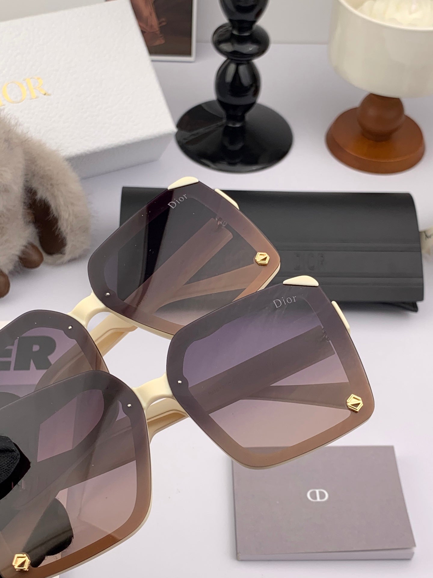 Dior 2025 Gradient Purple mix Cream Sunglasses 559712