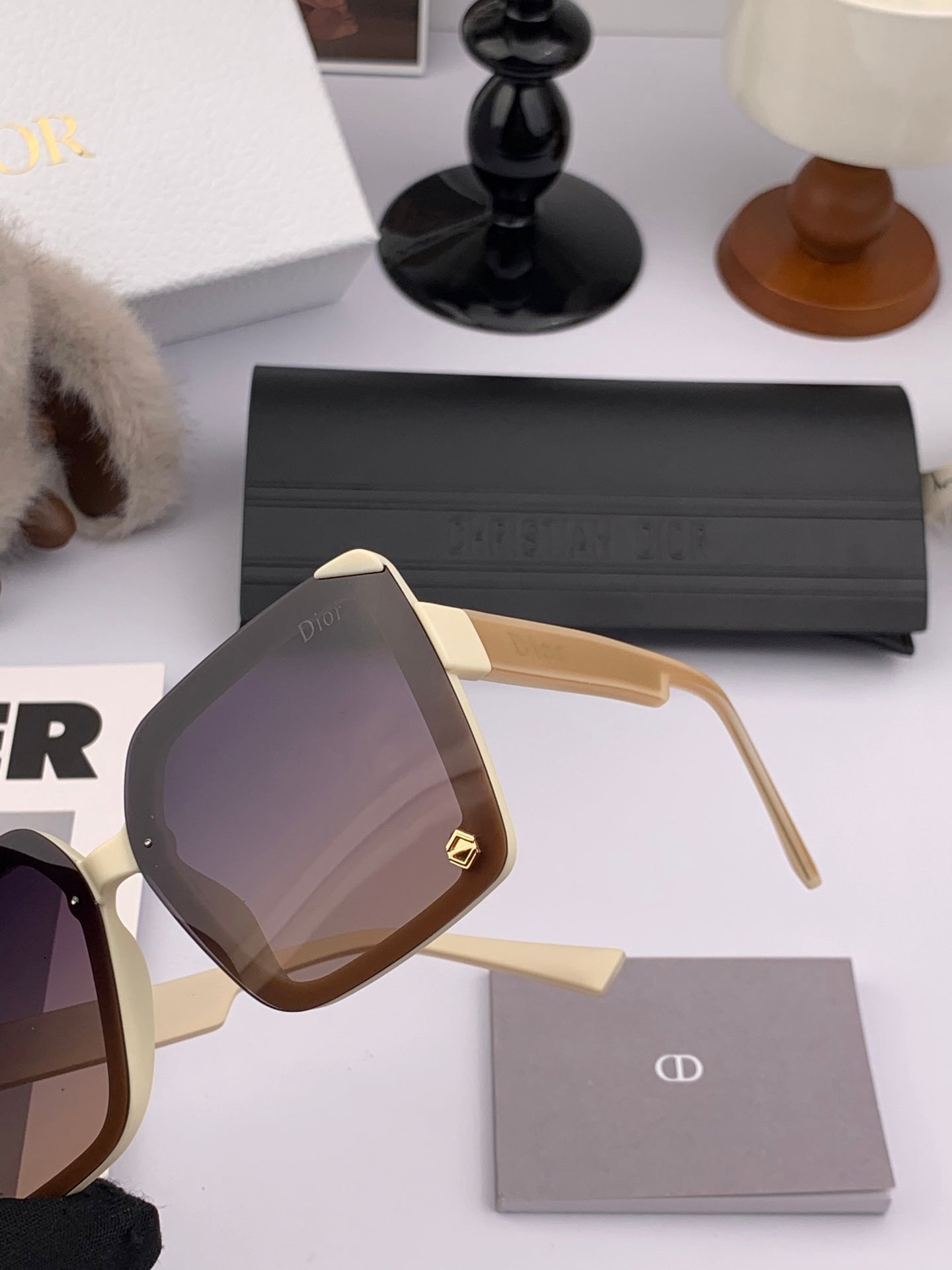 Dior 2025 Gradient Purple mix Cream Sunglasses 559712