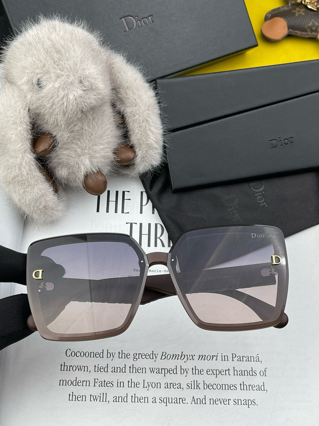 MONTAIGNE SQUARE SUNGLASS CD1590 IN ACETATE
