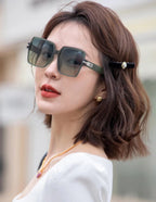 MONTAIGNE SQUARE SUNGLASS CD4780 IN ACETATE