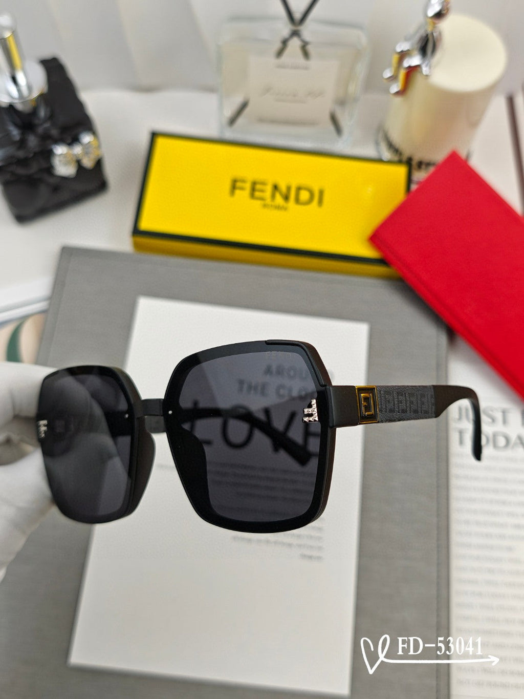 Fendi Sunglasses 558278