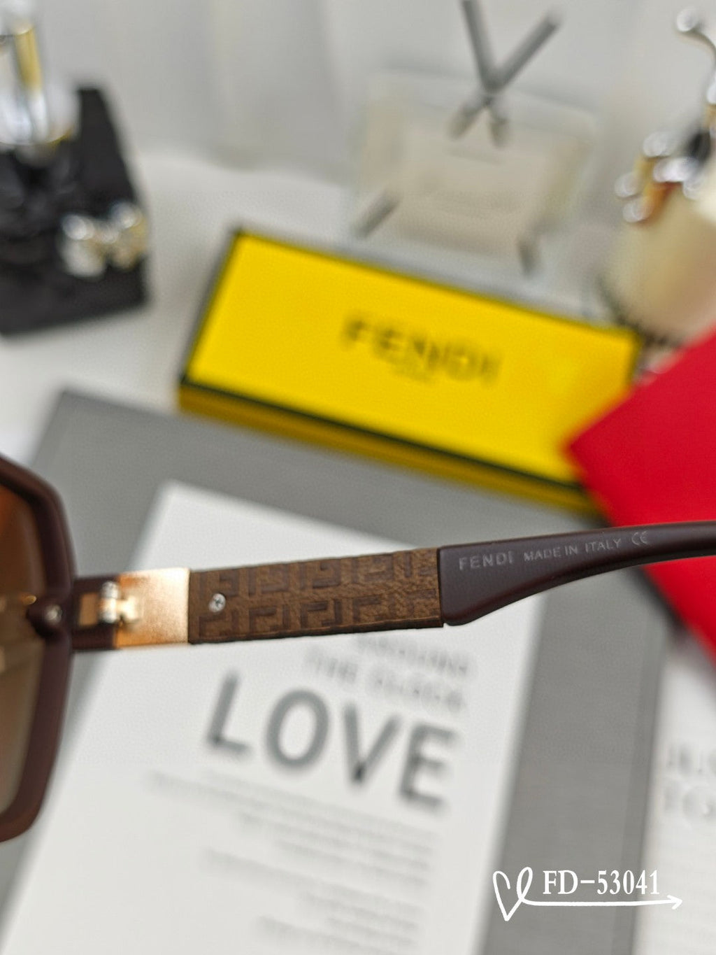 Fendi Sunglasses 558278