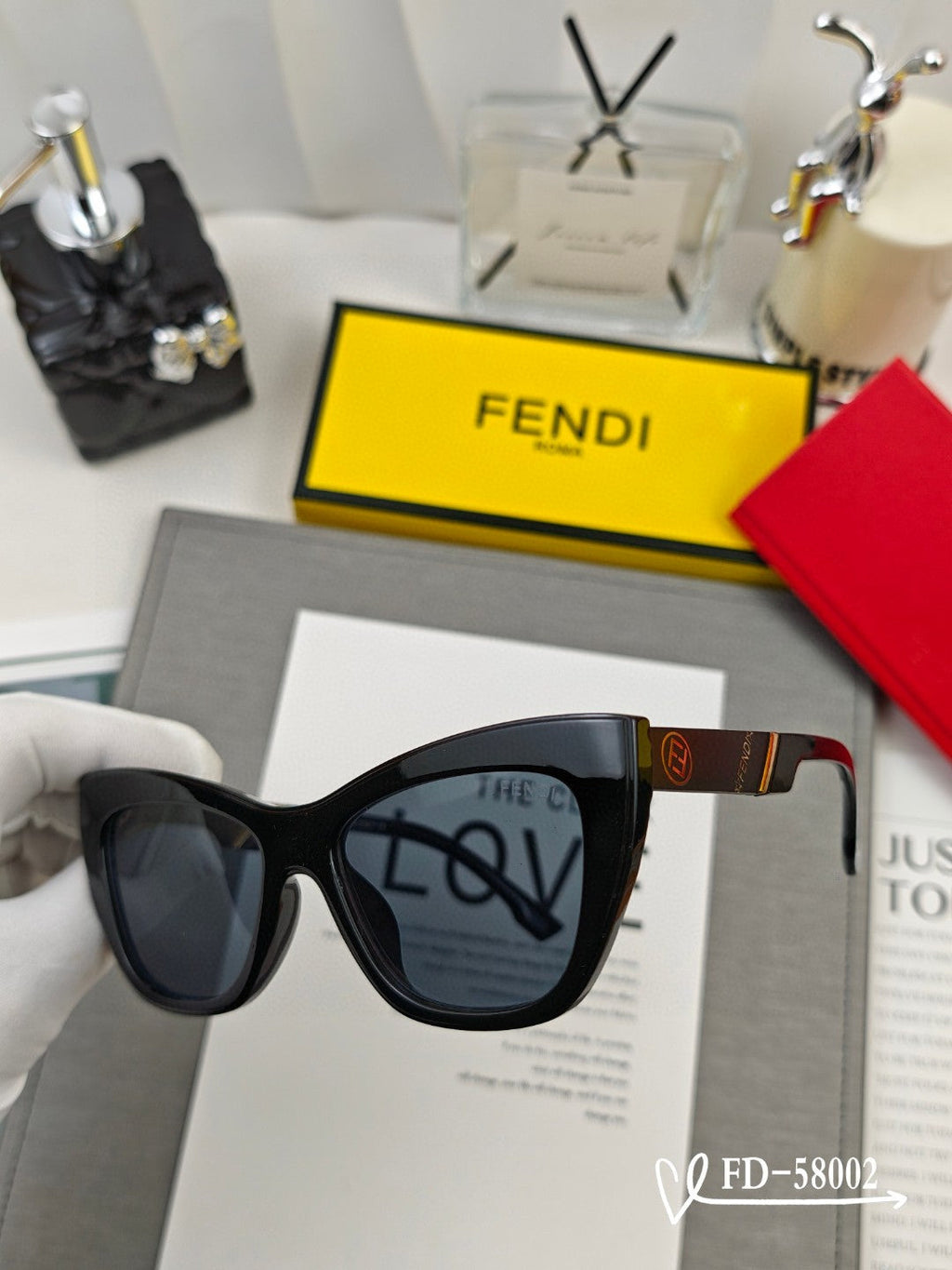 Fendi Sunglasses 558279