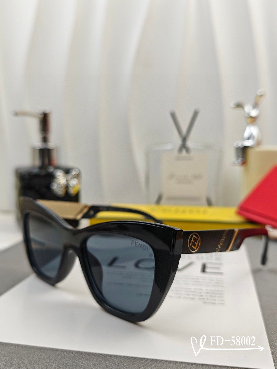 Fendi Sunglasses 558279