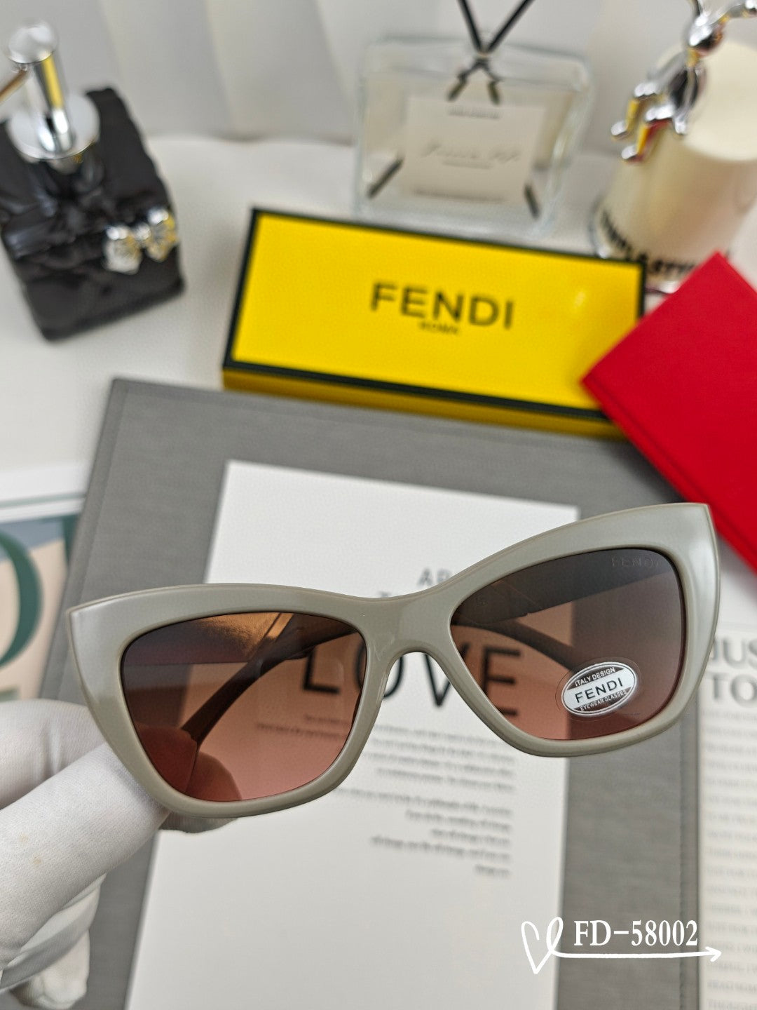 Fendi Sunglasses 558279