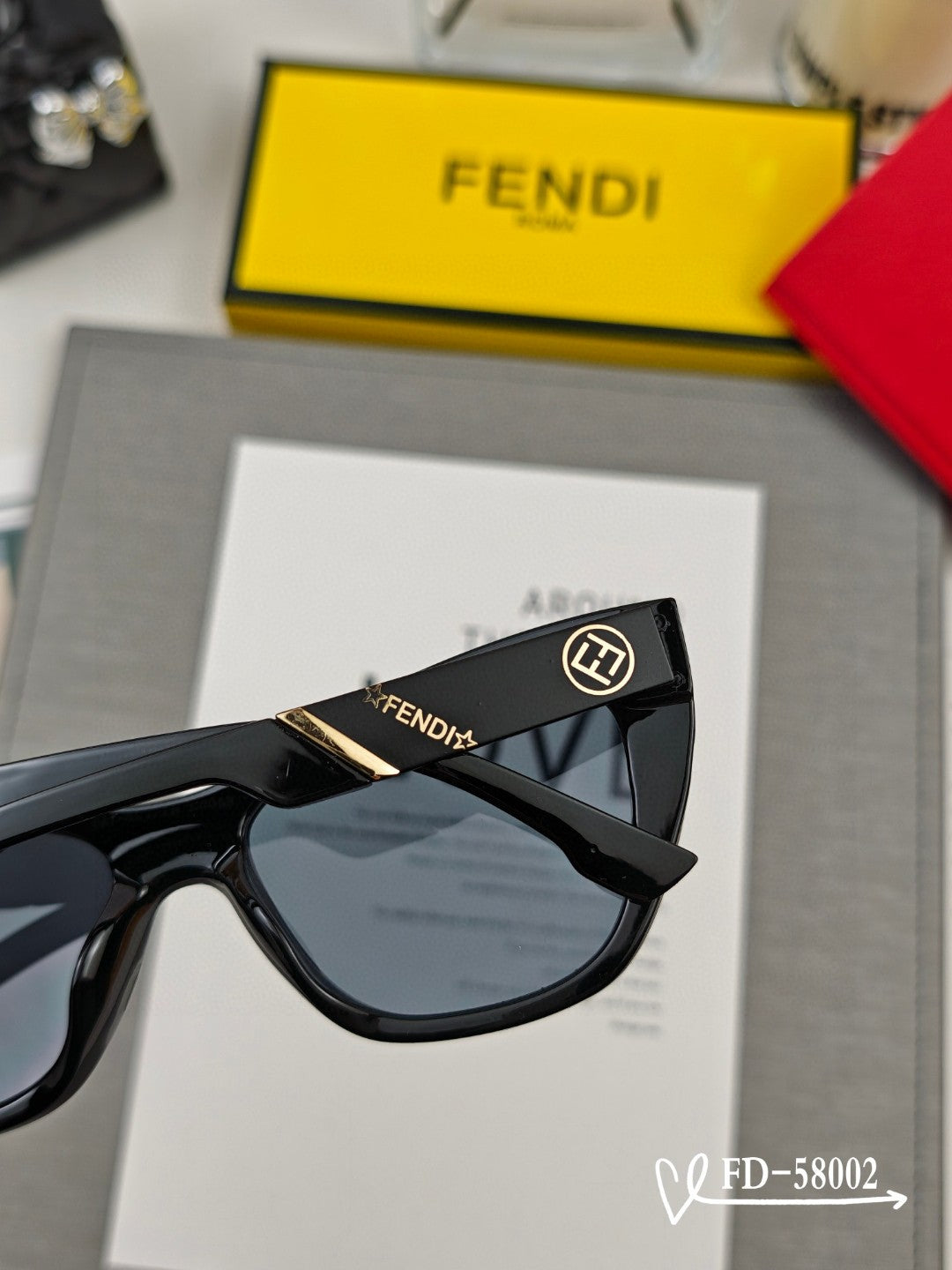 Fendi Sunglasses 558279