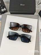MONTAIGNE SQUARE SUNGLASS 58044 IN ACETATE