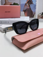 LOGO CAT EYE SUNGLASSES 513005 IN BLACK ACETATE