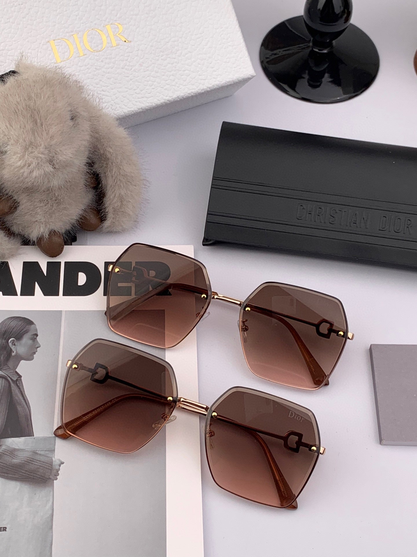 MONTAIGNE SUNGLASS CD3022 IN BROWN METAL